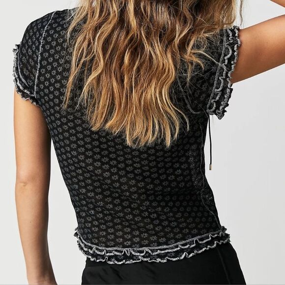 NWT Free People Garner Tee Top Black Short Sleeves Cotton M Scoop Neck Floral - Picture 2 of 8